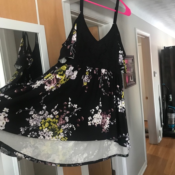 torrid Tops - Torrid Super Soft Cold Shoulder Flower & Lace Top